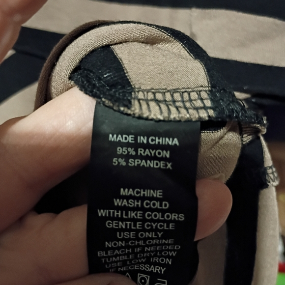 Ladies Top - Picture 4 of 4